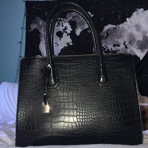 Black H&M purse